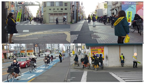 自転車安全利用のための街頭指導のようす